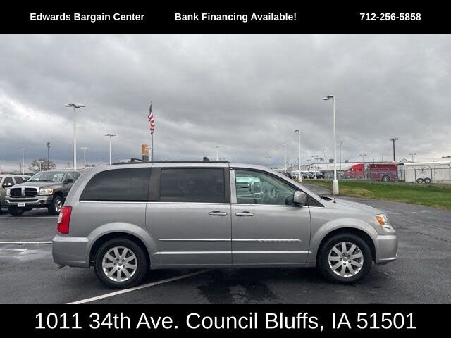 2016 Chrysler Town & Country Touring FWD