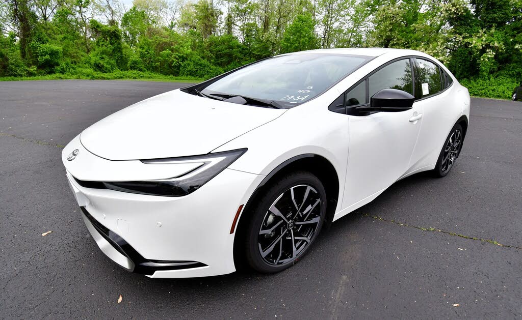 2025 Toyota Prius Plug-In Hybrid XSE FWD