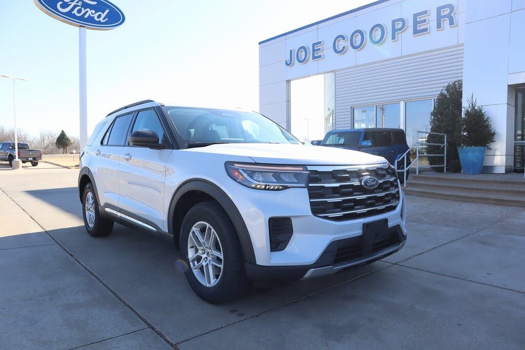 2025 Ford Explorer Active AWD