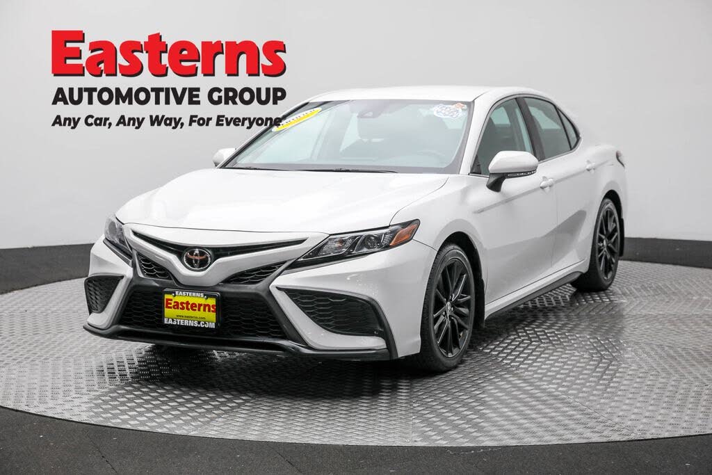 2022 Toyota Camry SE AWD
