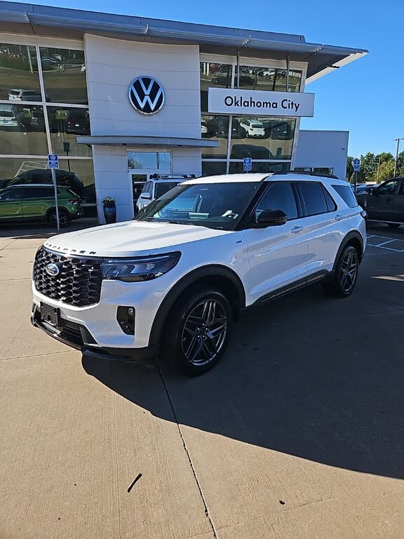 2025 Ford Explorer ST-Line AWD
