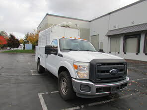 Ford F-350 Super Duty Chassis XL RWD