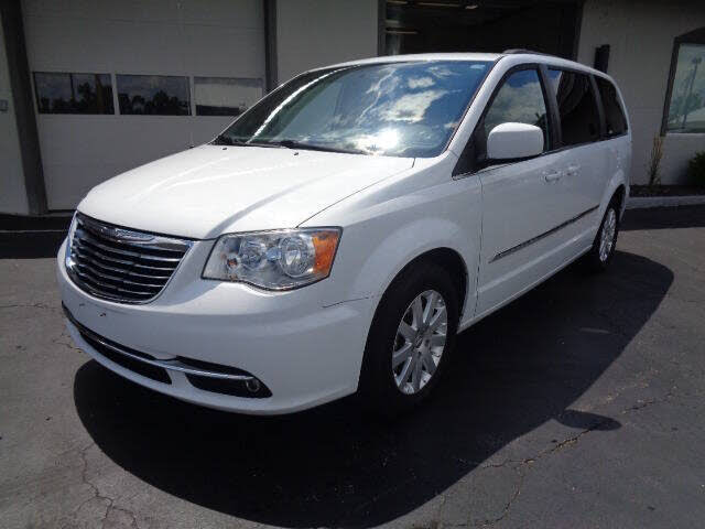 2015 Chrysler Town & Country Touring FWD