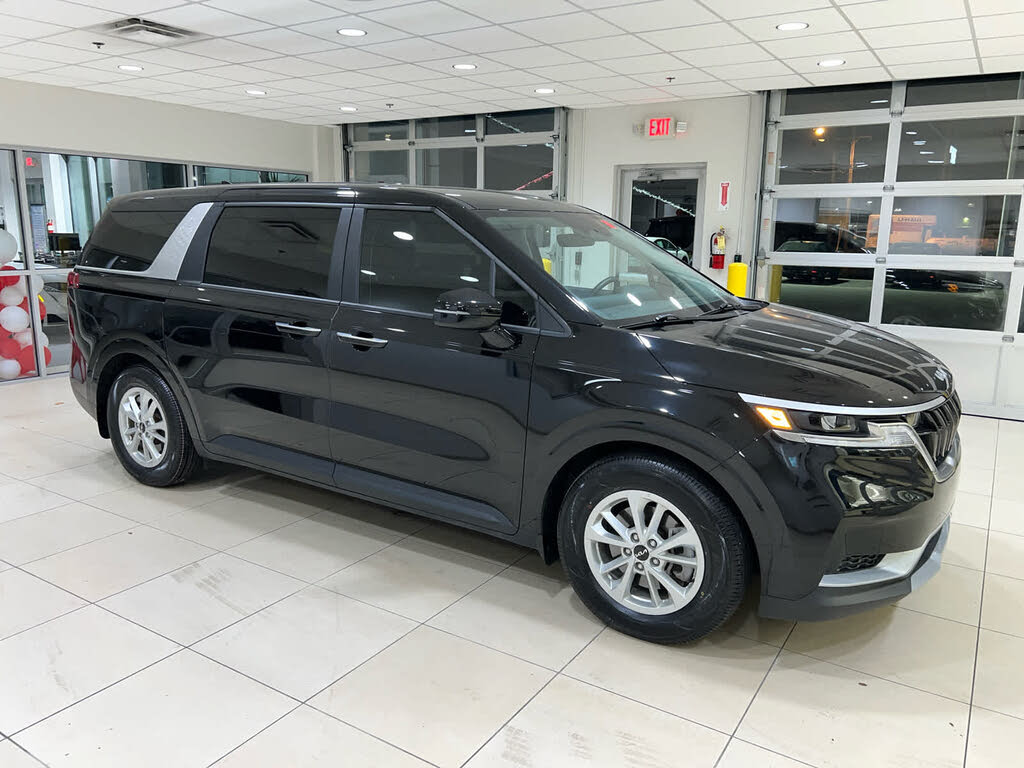 2024 Kia Carnival LX FWD