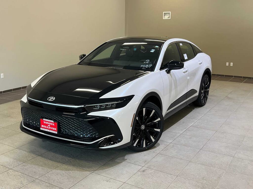 2026 Toyota Crown Platinum AWD