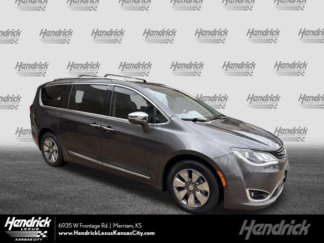 2018 Chrysler Pacifica Hybrid Limited FWD