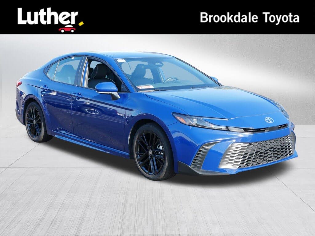 2025 Toyota Camry SE FWD