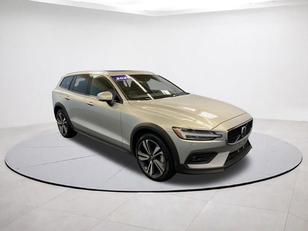 2025 Volvo V60 Cross Country B5 Plus AWD