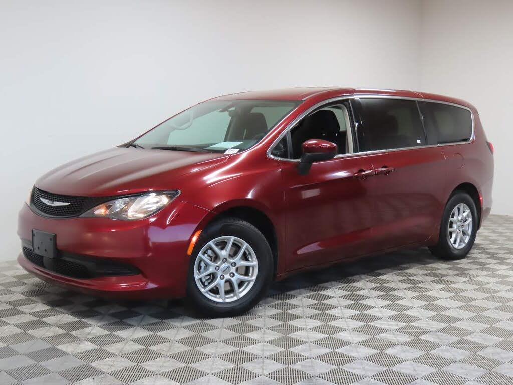 2022 Chrysler Voyager LX FWD