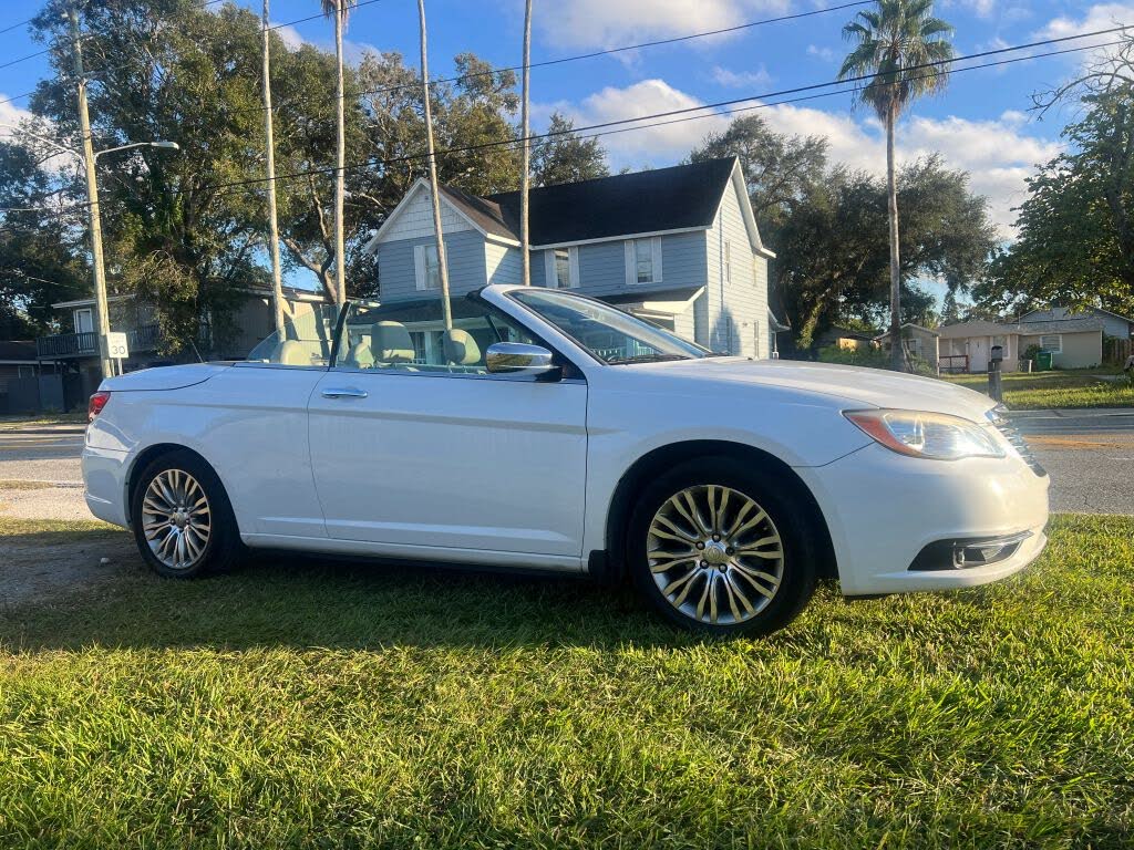2013 Chrysler 200 Limited Convertible FWD