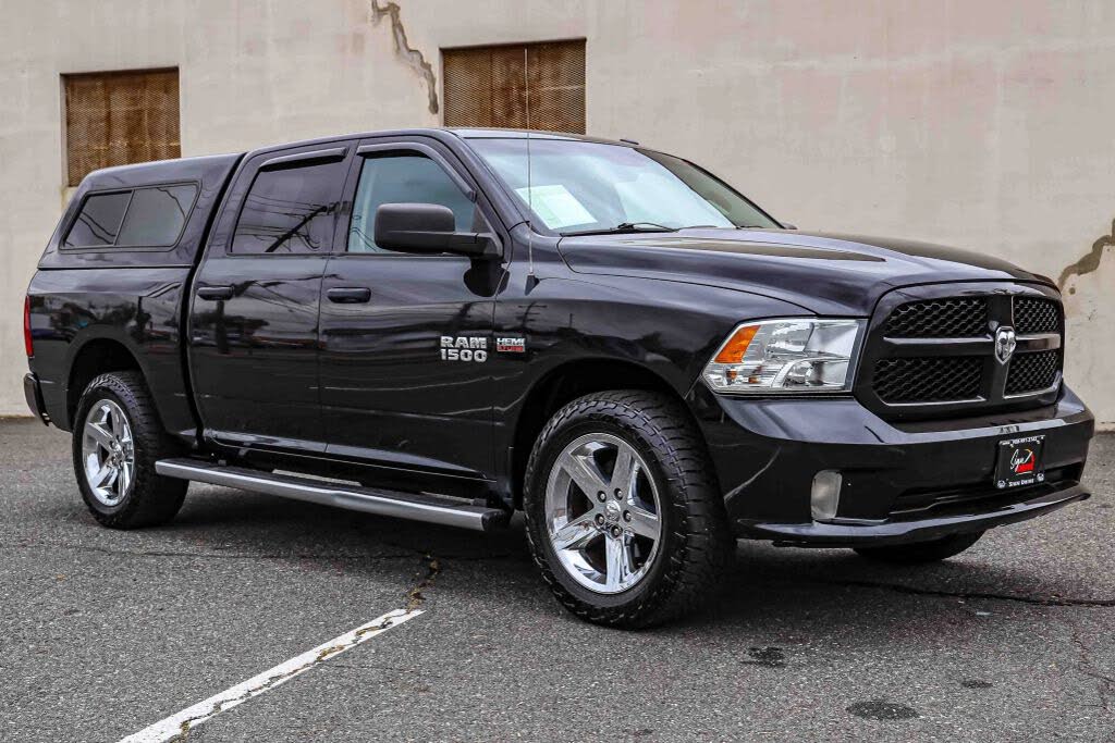 2016 RAM 1500 Express Crew Cab 4WD