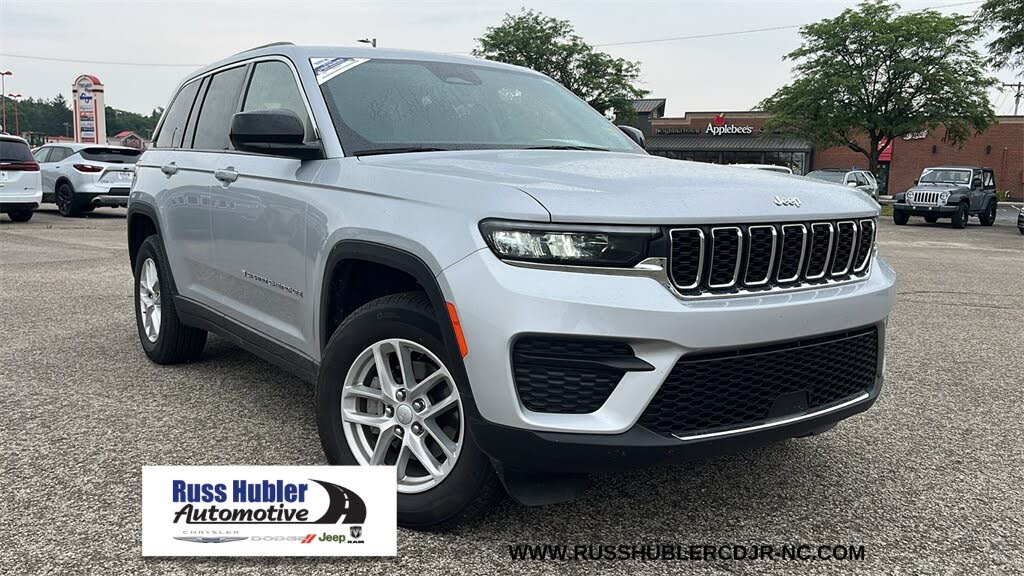 2024 Jeep Grand Cherokee Laredo 4WD