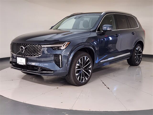 2025 Volvo XC90 B5 Plus Bright Theme 7-Passenger AWD