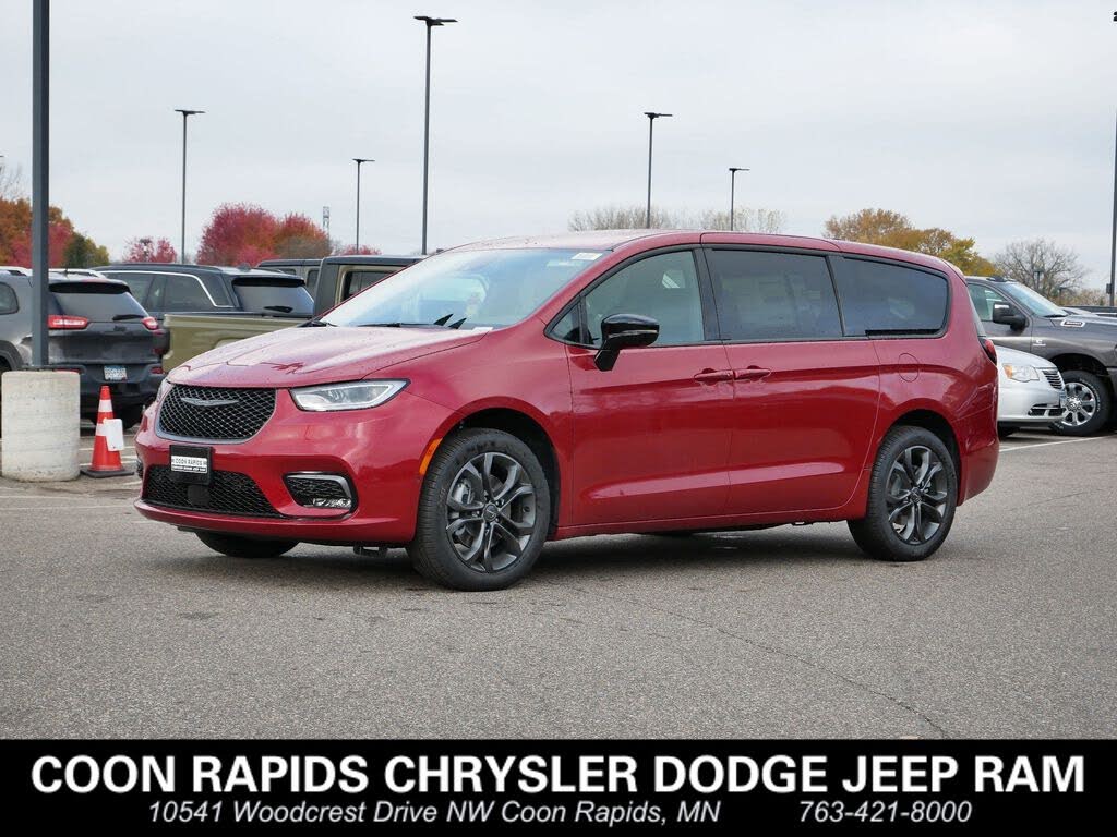 2026 Chrysler Pacifica Select AWD