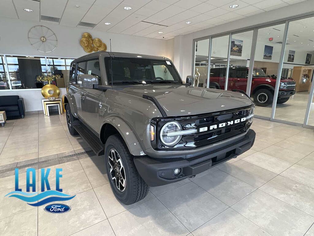 2025 Ford Bronco Outer Banks 4-Door 4WD
