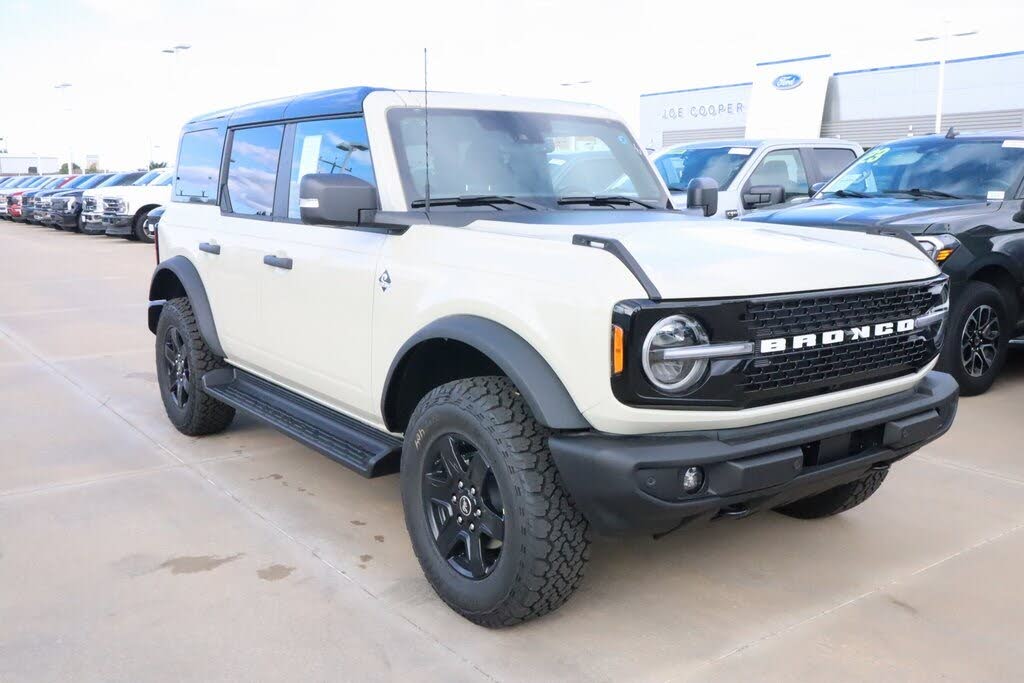 2025 Ford Bronco Outer Banks 4-Door 4WD