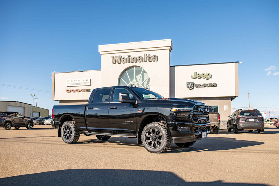 2025 RAM 2500 Laramie Crew Cab 4WD