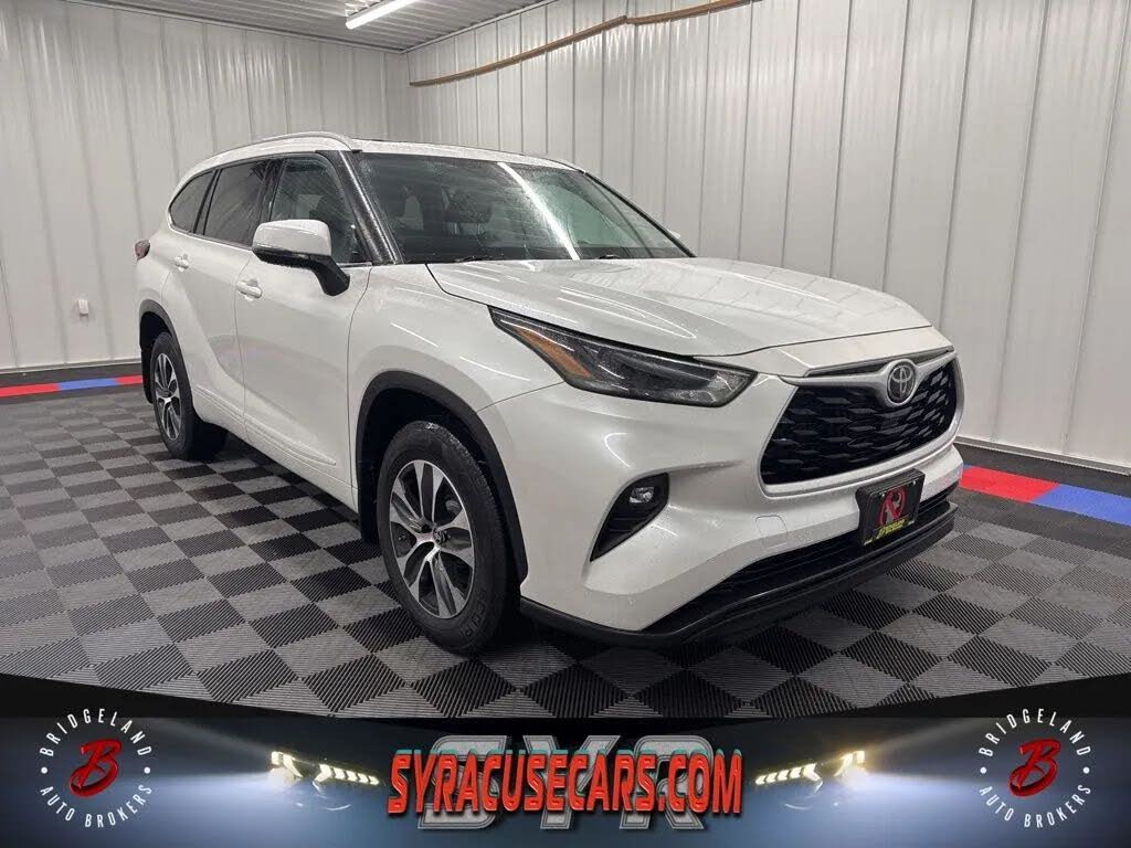 2022 Toyota Highlander XLE AWD
