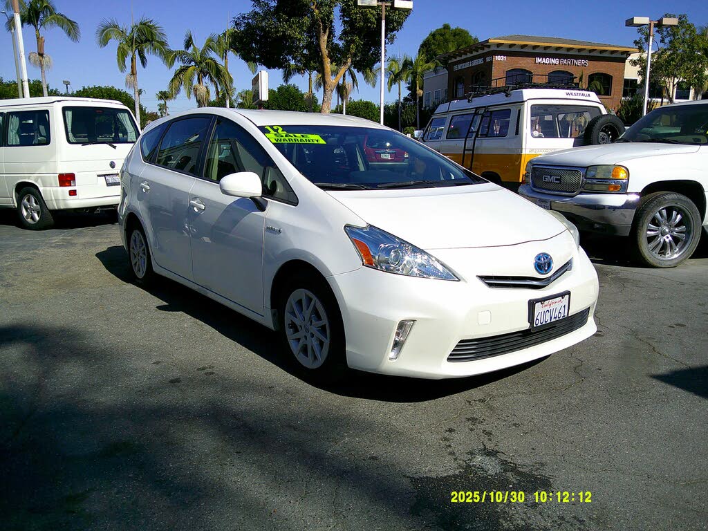 2012 Toyota Prius v Five FWD