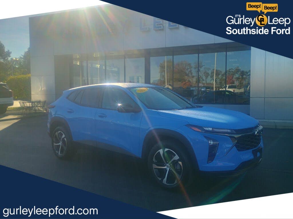 2024 Chevrolet Trax RS with 1RS FWD