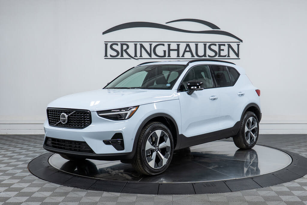 2026 Volvo XC40 B5 Plus AWD