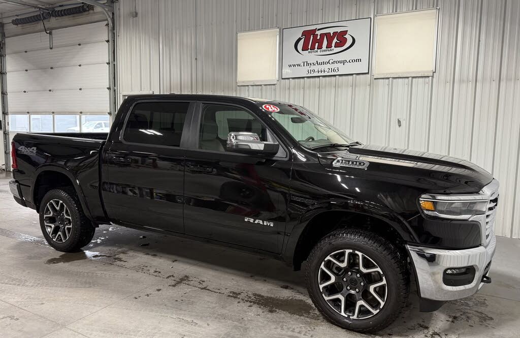 2026 RAM 1500 Laramie Crew Cab 4WD