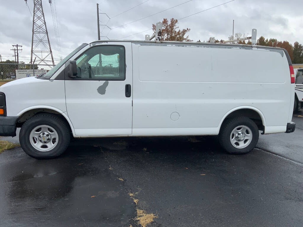 2005 Chevrolet Express Cargo 1500 RWD