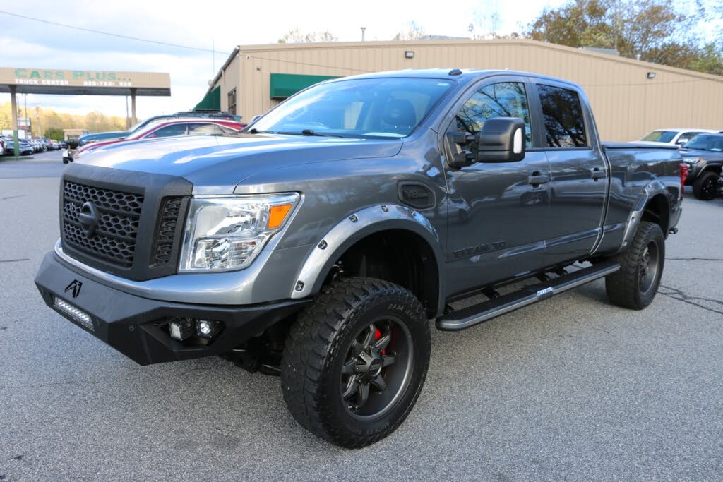 2019 Nissan Titan XD SL Crew Cab 4WD