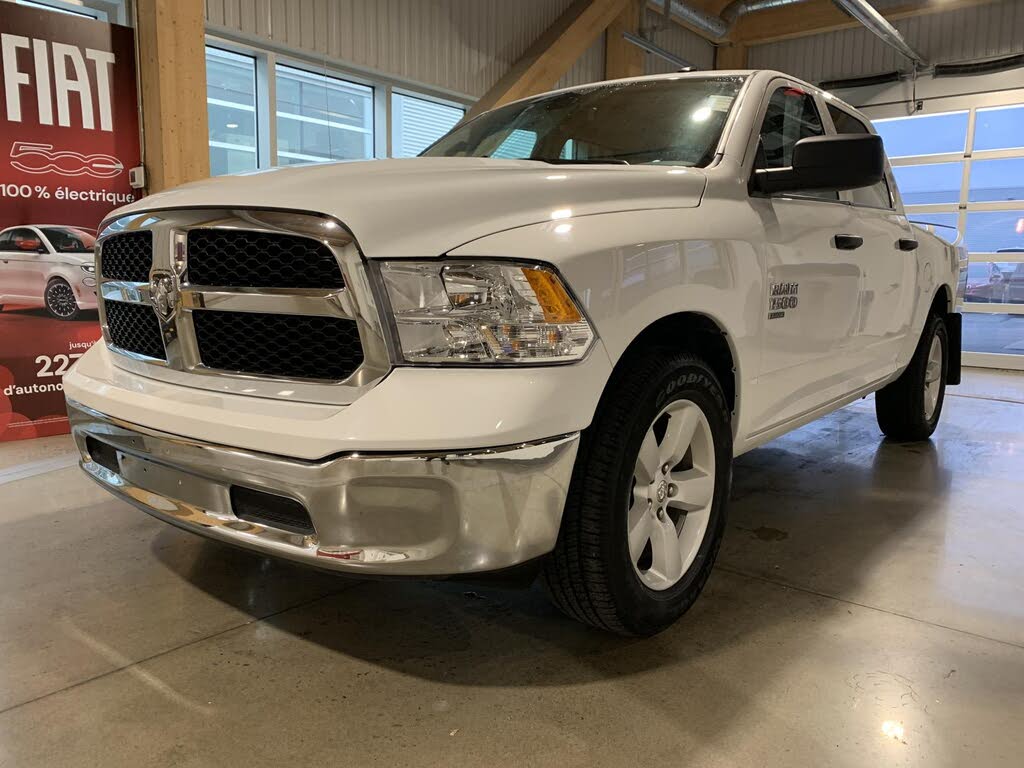 RAM 1500 Classic SLT Crew Cab 4WD 2023