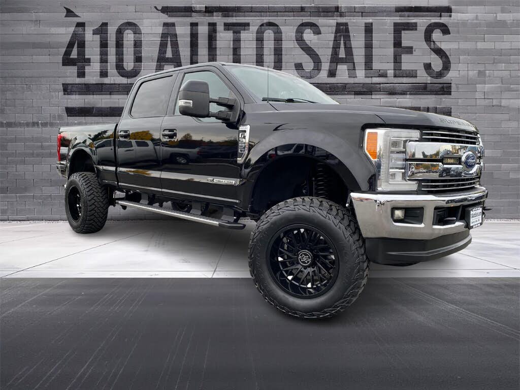 2017 Ford F-350 Super Duty Lariat Crew Cab 4WD