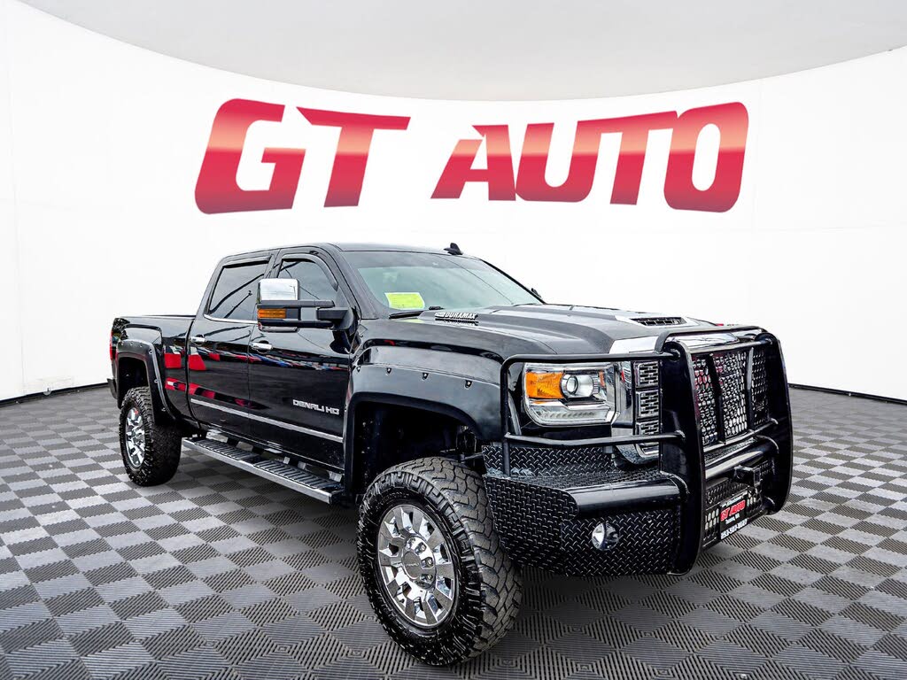 2018 GMC Sierra 2500HD Denali Crew Cab SB 4WD