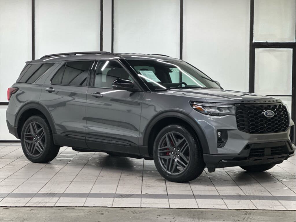 2025 Ford Explorer ST-Line AWD