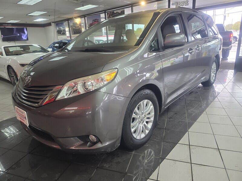 2011 Toyota Sienna XLE 8-Passenger