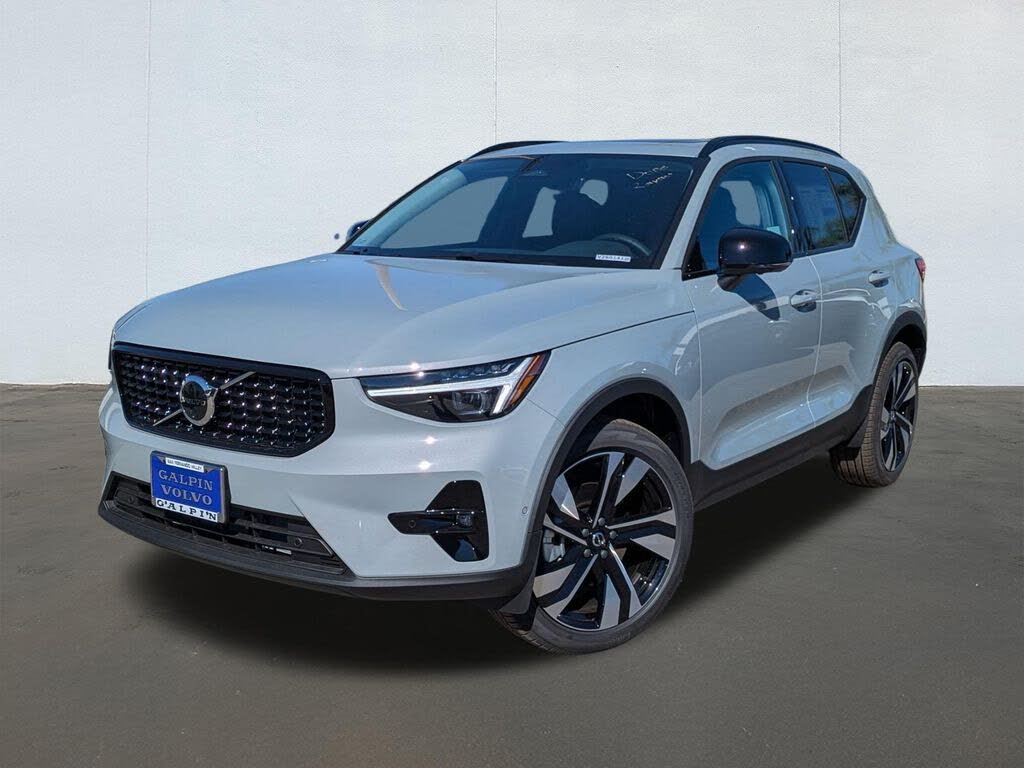2026 Volvo XC40 B5 Ultra AWD