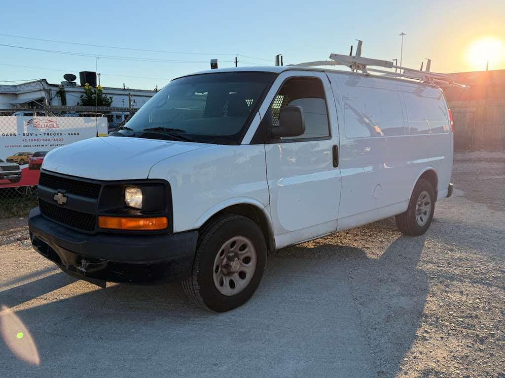 2009 Chevrolet Express Cargo 1500 RWD