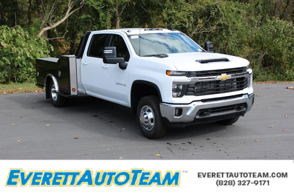 2026 Chevrolet Silverado 3500HD Chassis LT Crew Cab 4WD