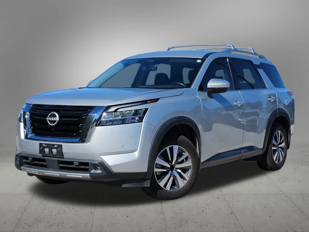 2022 Nissan Pathfinder SL FWD