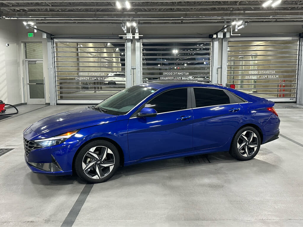 2023 Hyundai Elantra Limited FWD