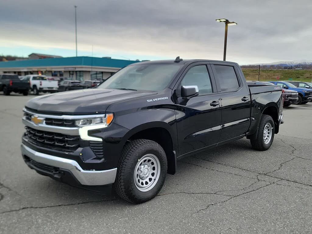 2026 Chevrolet Silverado 1500 LT Crew Cab 4WD