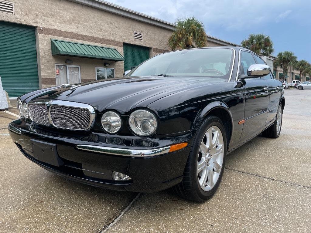 2004 Jaguar XJ-Series XJ Vanden Plas RWD