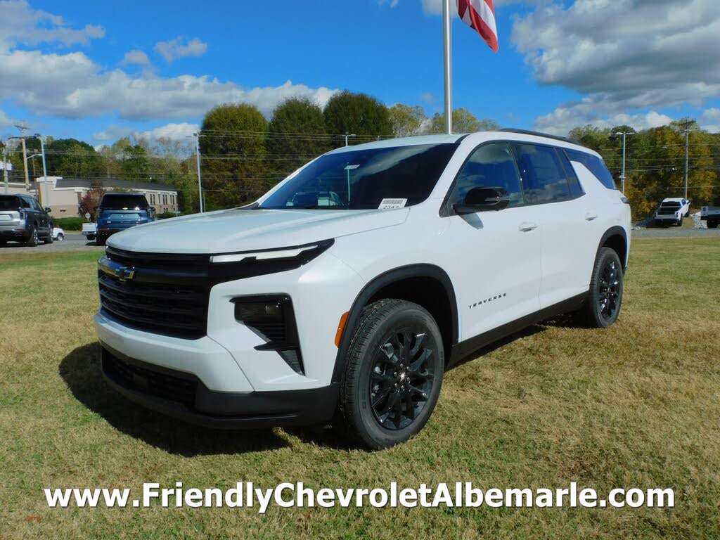 2026 Chevrolet Traverse LT FWD