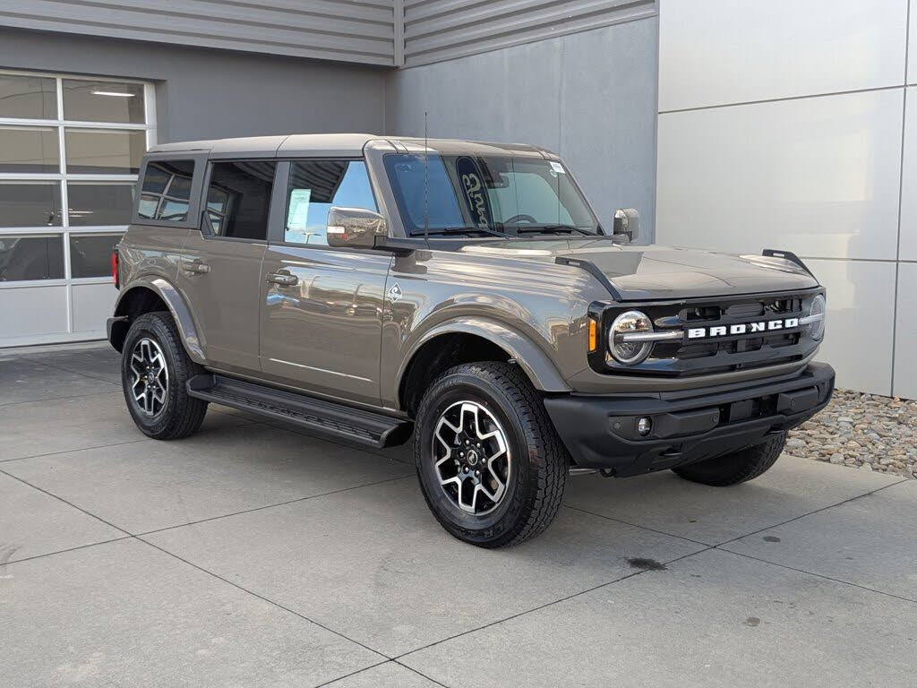 2025 Ford Bronco Outer Banks 4-Door 4WD
