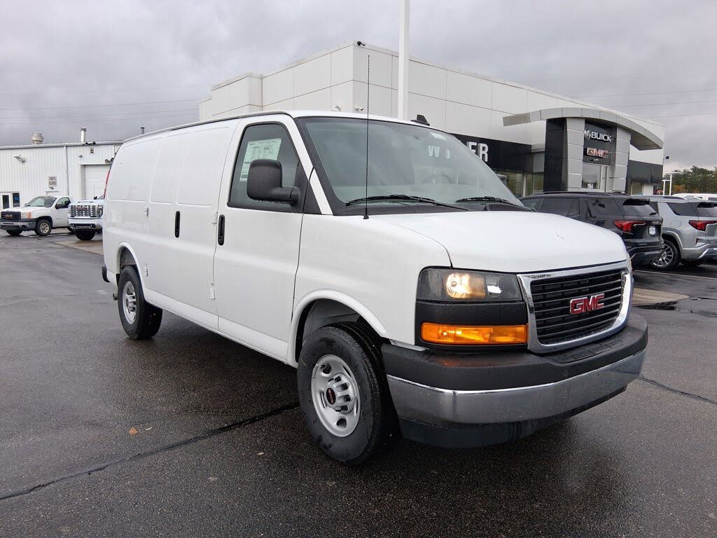 2025 GMC Savana Cargo 3500 RWD