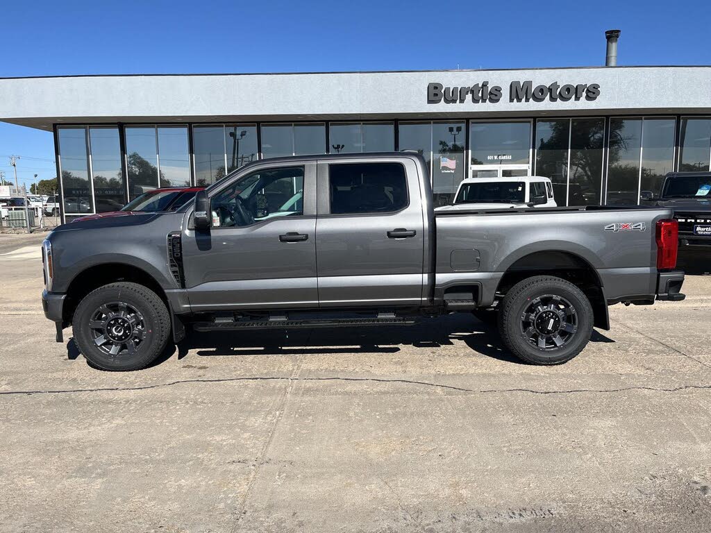 2026 Ford F-350 Super Duty XL Crew Cab 4WD