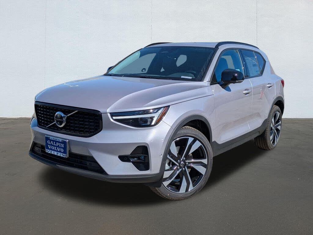 2026 Volvo XC40 B5 Ultra AWD