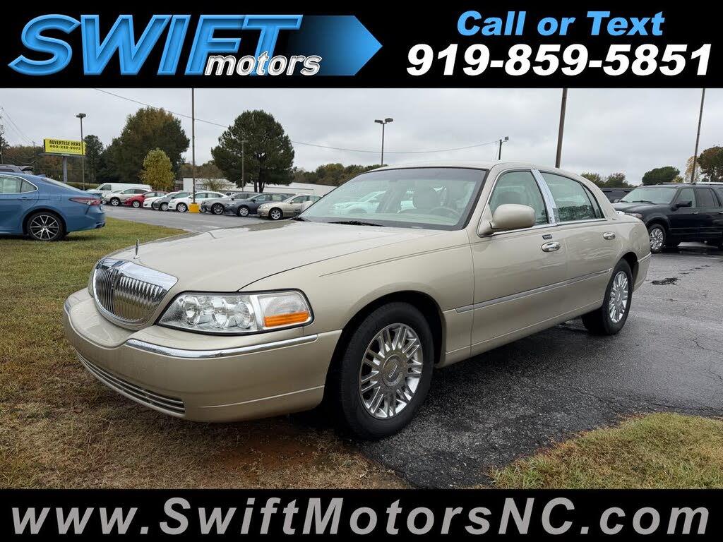 2006 Lincoln Town Car Designer Series