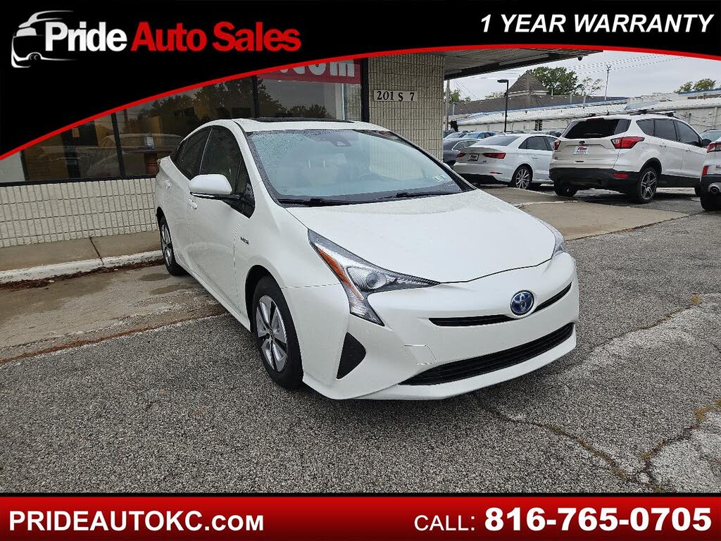 2016 Toyota Prius Three FWD