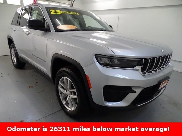 2023 Jeep Grand Cherokee Laredo 4WD