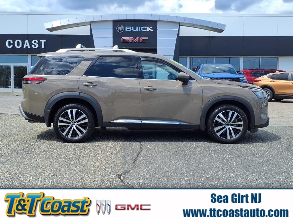 2023 Nissan Pathfinder Platinum 4WD