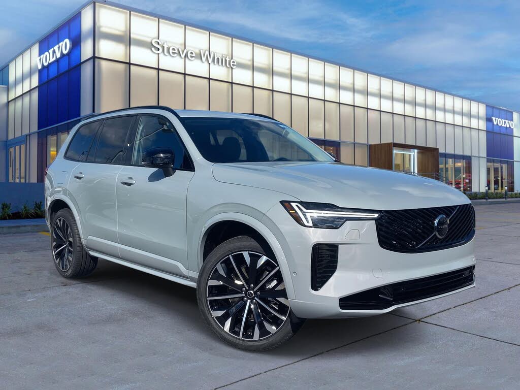 2026 Volvo XC90 B6 Ultra Dark 6-Passenger AWD